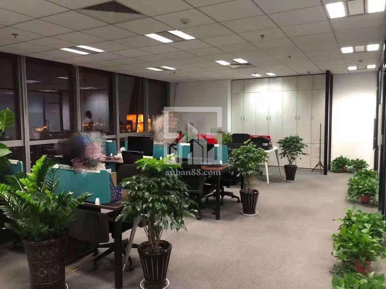 環球188高層265平 精裝帶辦公家具