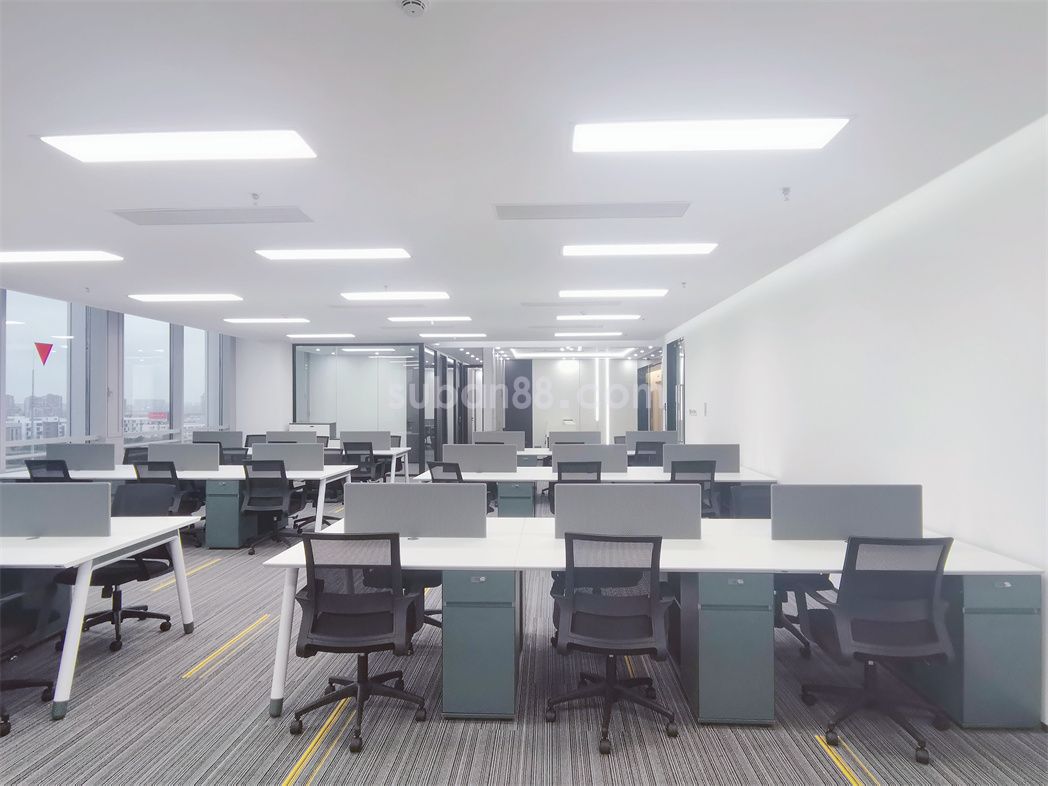 蘇州市工業園區具美大廈 甲級寫字樓 電梯口精裝帶家具出租